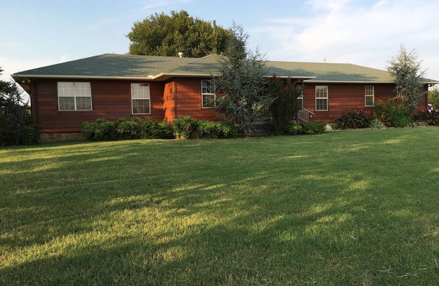 Spacious Guest House In Country Setting Close To Stillwater And OK State Univ.
