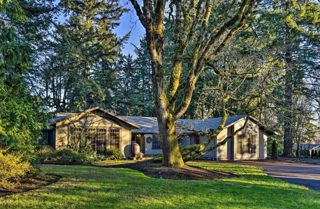 Spacious Hillsboro Home ~ 18 Mi to Portland!