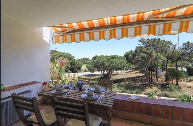 Spacious Holiday Apartment Dansk with Pool, Wi-Fi, A/C & Balcony; Parking Available