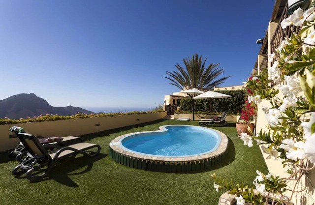 Spacious holiday home “Casa Del Limonero” with Mountain View