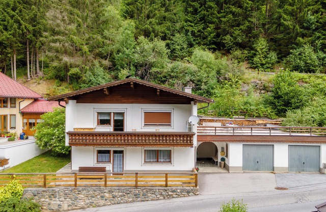 Spacious holiday home near the ski lift in Kappl