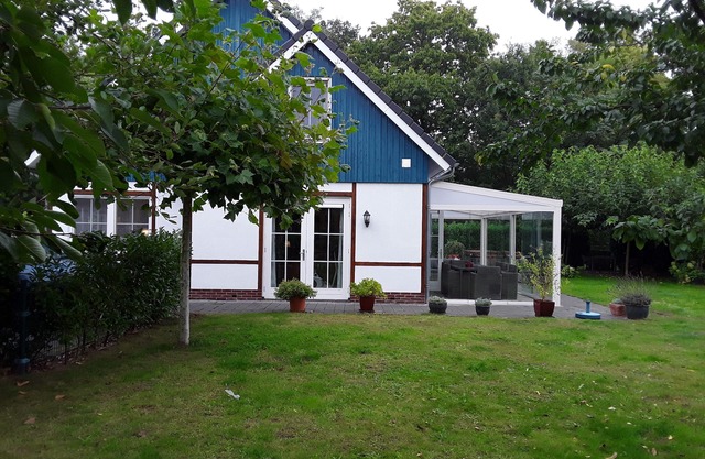 Spacious holiday villa for 13 people - your pet is also welcome!