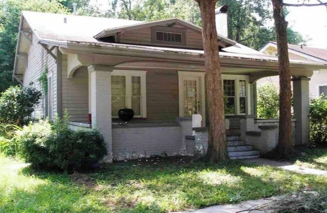 Spacious home close to UF Campus