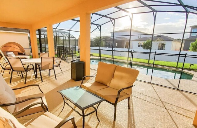 Spacious Home For Big Families *Near Themed Parks*Pool*Game Room