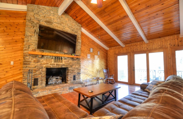 Spacious home…Hot Tub…game room…Pet Friendly.WIFI