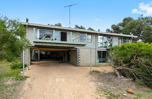 Spacious Home in Point Roadknight