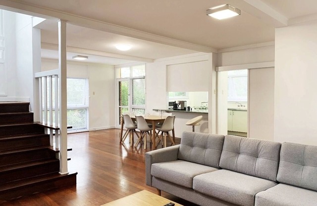 Spacious Home Near CBD 20x Faster 5G @390 Mbps