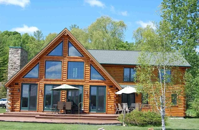 Spacious home on the North Arm of Walloon Lake - 10 min from Petoskey