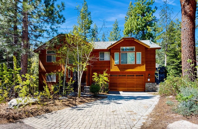 Spacious home near Lake Tahoe with private hot tub & two decks - near dining