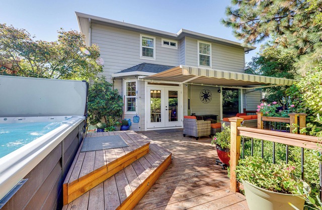 Spacious Home w/Swim Spa & Deck in Medford!