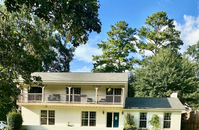 Spacious House 5 Miles from Campus & Downtown Tuscaloosa!