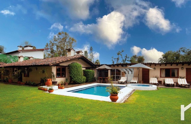 Spacious House in Avándaro with Pool