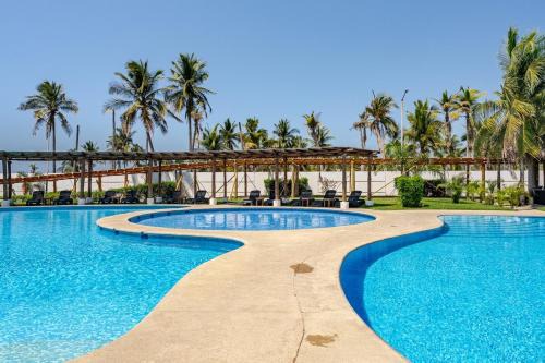 Spacious house with Acapulco club