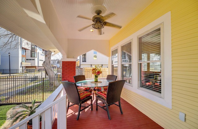 Spacious Houston Home w/Deck ~ 2 Mi to Downtown!