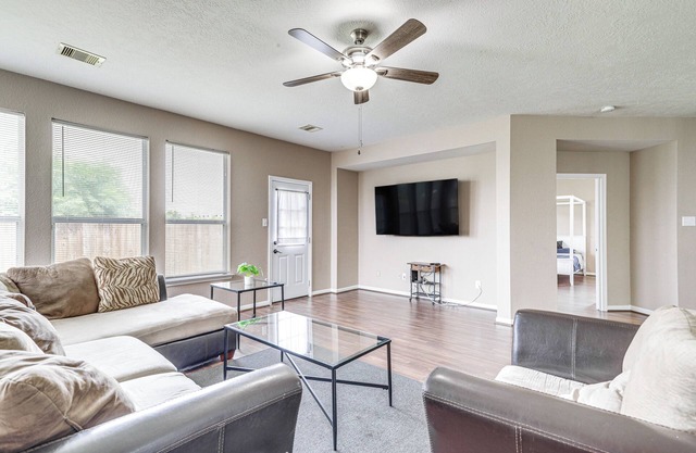 Spacious Houston Home w/Pool Access, Fenced Yard!