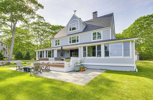 Spacious Kennebunkport Home w/View, 2 Mi to Beach
