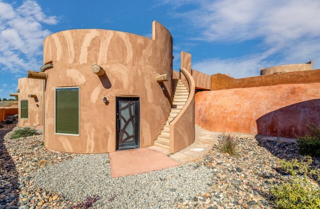 Spacious King Cliff Dwelling Near Zion – 10 Min