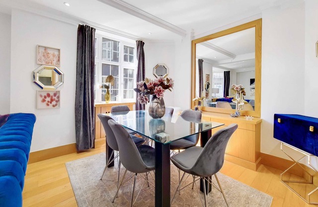 Spacious Knightsbridge Apartment Near Harrods