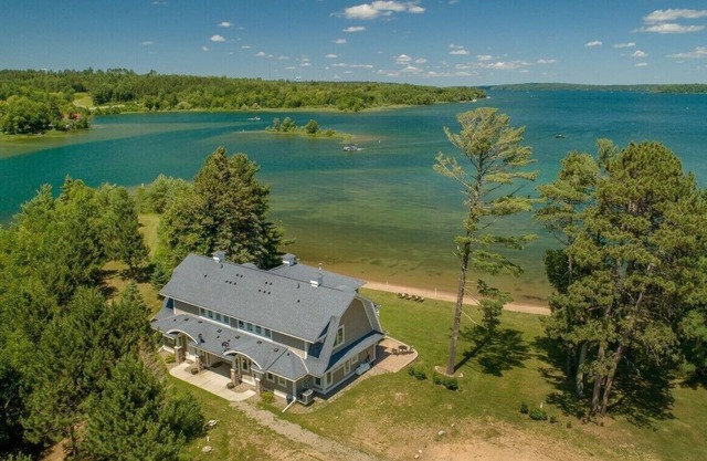 Spacious Lakefront duplex on Leech Lake with beautiful views! #206