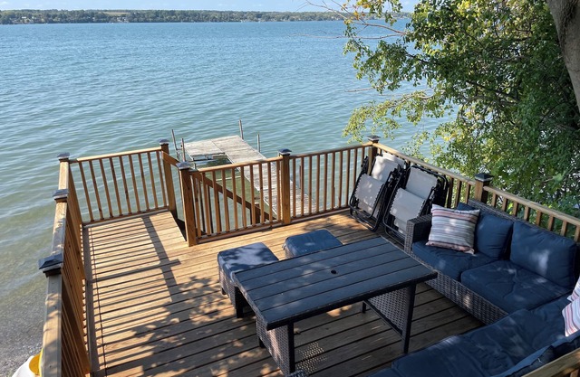 Spacious Lakefront Home for Large Groups, 2 Acres, Central AC, Kayaks, Boat Dock