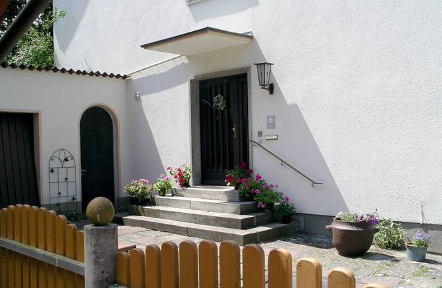 Spacious, light-filled Apartments for 1-8 People, free WLAN, near Nuremberg