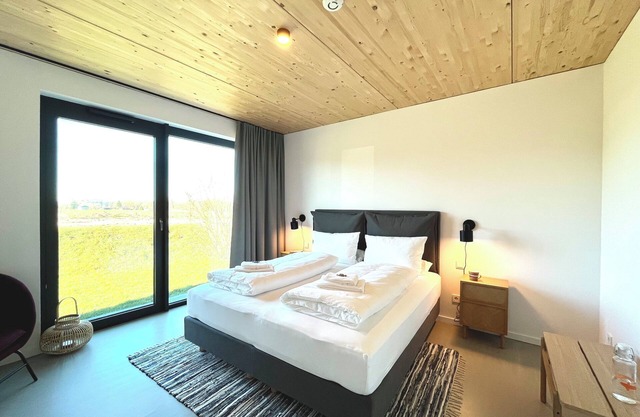 Spacious, light-filled holiday apartment in cottage style.