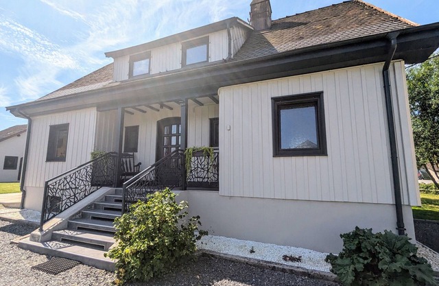 Spacious lodge, modern comfort, peaceful garden