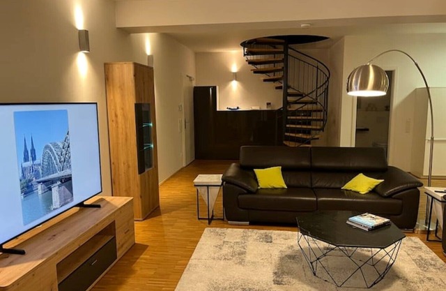 Spacious loft w/private terrace