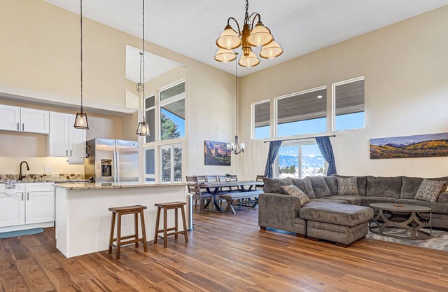 Spacious Luxury & Mountain Views