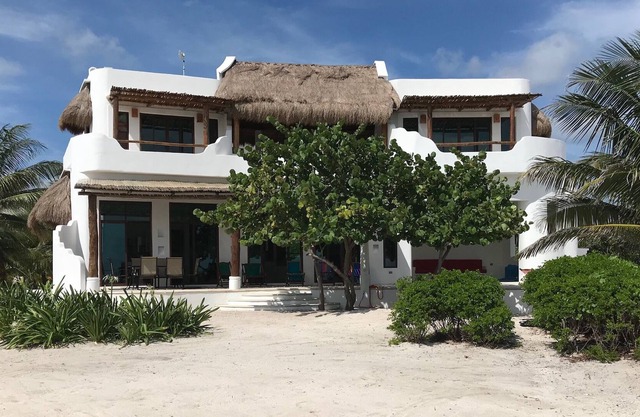 Spacious Luxury 4 Bedroom Home on Private Beach