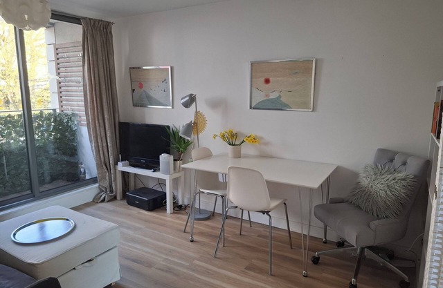 Spacious modern 1 bedroom flat, Notting Hill, West London
