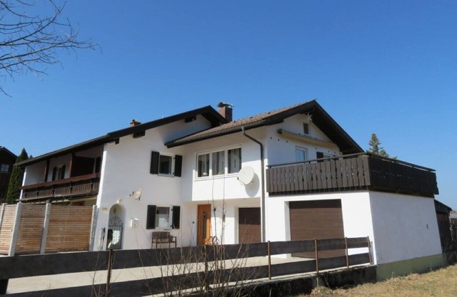 Spacious modern vacation apartment on the edge of the Alps, dog welcome