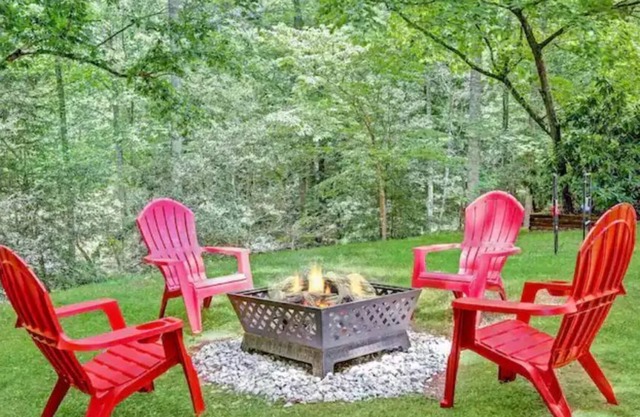 Spacious Mountain Cabin, Stellar Location!