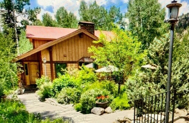Spacious Mountain Getaway, Trails Rest