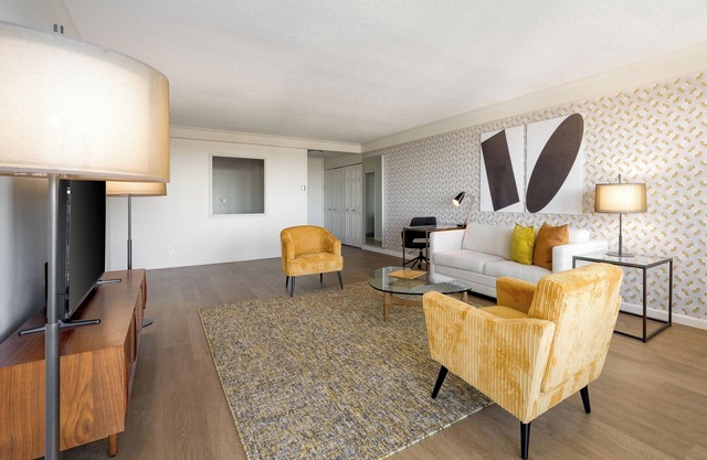 Spacious One-Bedroom Apartment with Balcony in Wes