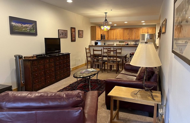 Spacious Pet-Friendly 2-Bedroom Condo Tucked in the Woods