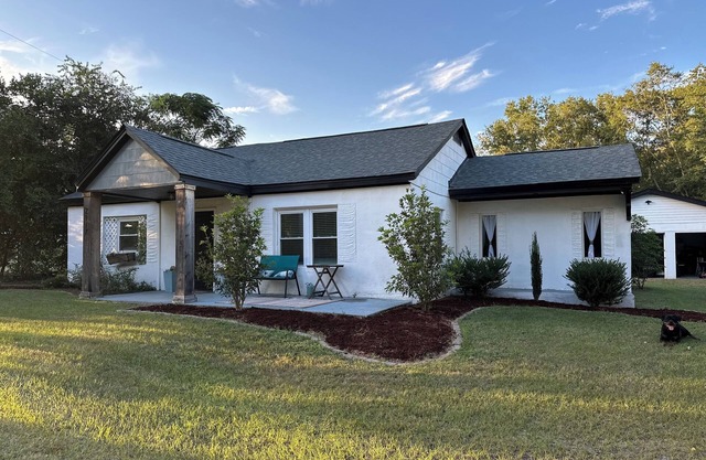 Spacious Pet-Friendly Home on 1 Acre