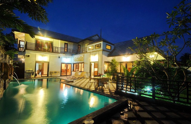 Spacious Pool Villa with Billiards and Fitness Room in the Heart of Chaweng
