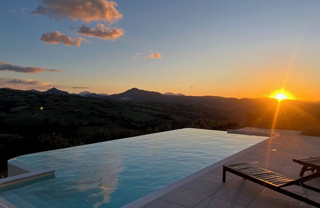 Spacious property with breathtaking view and infinity pool