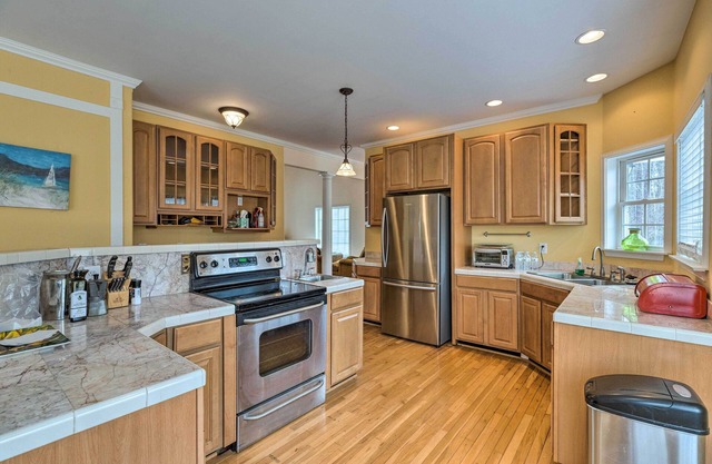 Spacious, Quiet Family Home on Lake Anna!