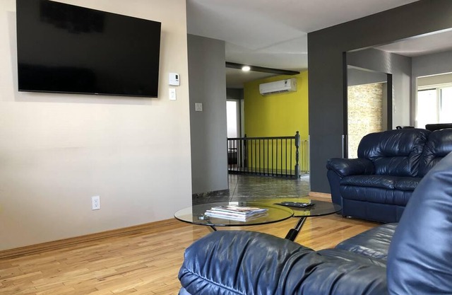 Spacious, renovated 6 1/2