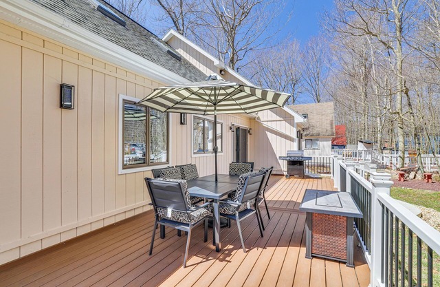 Spacious Retreat 7 Mi to Tobyhanna State Park!