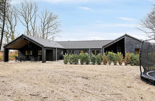 Spacious Retreat for 20 - By Traum Ferienwohnungen