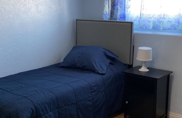 Spacious room in West Jordan A