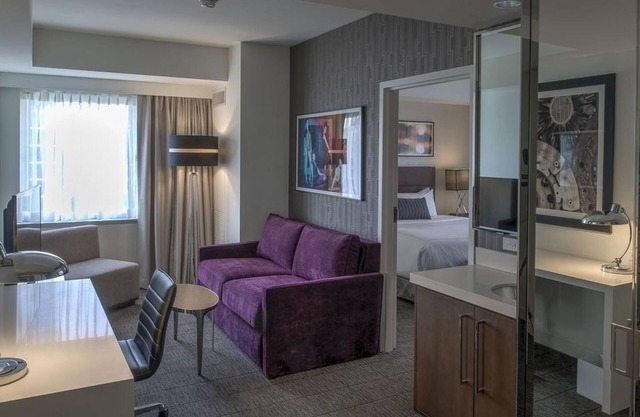 Spacious Room with Rooftop Lounge & Scenic Views of Chicago