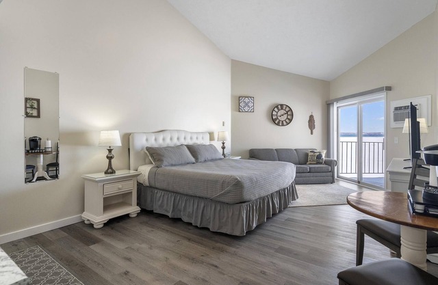 Spacious Rooms With Breathtaking Panoramic Views Of The Beach (309)