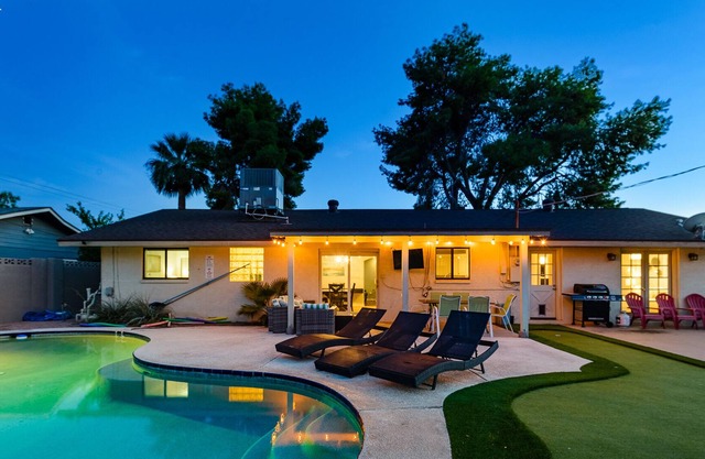 Spacious Scottsdale Escape - 5 mins to Old Town