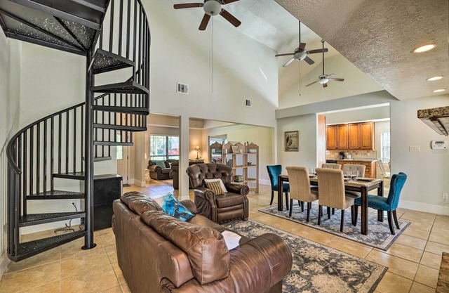 Spacious Seabrook Home w/Patio: 1 Mi to Beach!