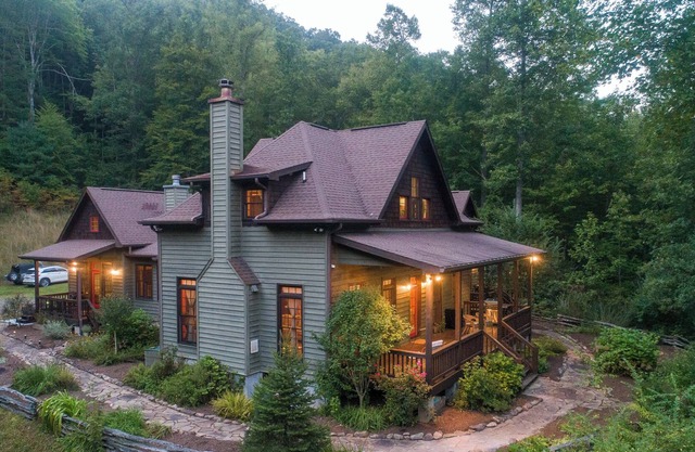 Spacious & Secluded Chateau- Near Bryson City w/ Hot Tub, Sleeps 14, Free Coffee
