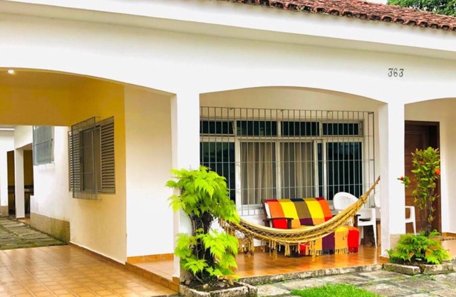 Spacious single storey house, Bertioga, close to the beach (we accept pets)